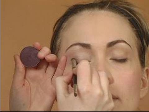 How to Do a Makeup Makeover : Tips for Applying Eye shadow: Makeup Makeovers