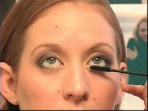 Gold Eye Shadow Tips : Applying Mascara to Eyelashes