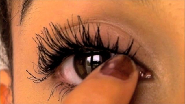 How to make your eyelashes look long and thick!