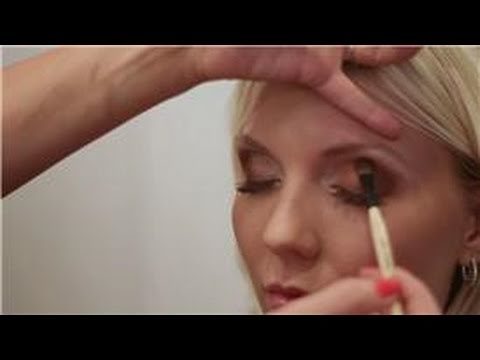 Eye Makeup : Using Dark Colors on Eyes: Eyeshadow Tips