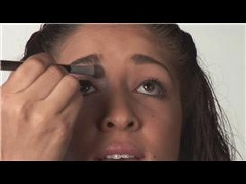 Makeup Tips for Almond-Shaped Eyes : How to Apply Dramatic Eyeshadow for Almond-Shaped Eyes