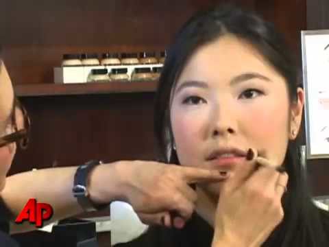 Blush and Lipstick Makeup Tips from Makeup Artist, Bobbi Brown