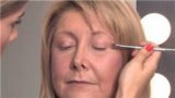 Makeup Tips for Older Women : How to Apply Eye Makeup Over 40