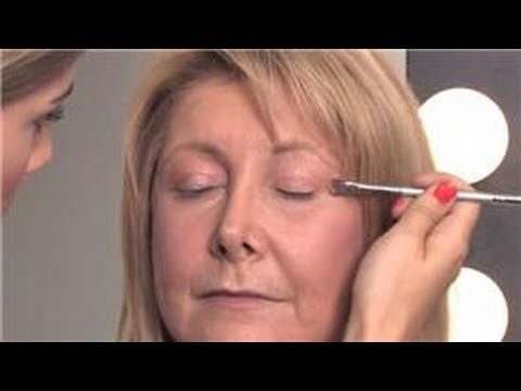 Makeup Tips for Older Women : How to Apply Eye Makeup Over 40