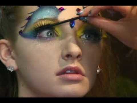 Fantasy Eye Makeup : Applying Mascara on Fantasy Eyelashes