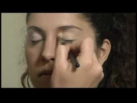 Contouring the Face With Makeup : Applying Cream Eyeshadow