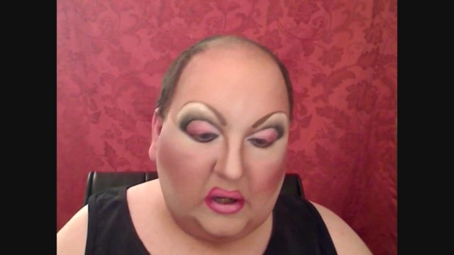 Drag Makeup Step 3: Lips, Eyelashes and Finish