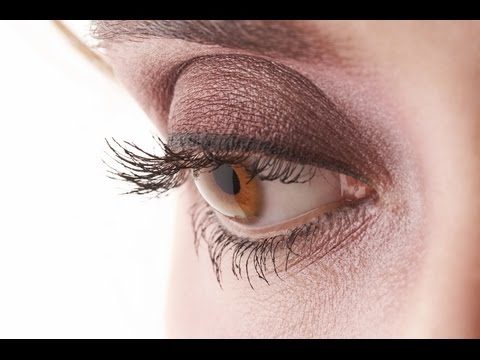 Corrective Makeup-How to Apply Eyeshadow to Bulging Eyes.mp4