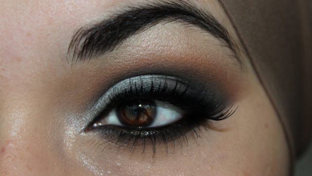 SILVER SMOKEY EYESHADOW TUTORIAL