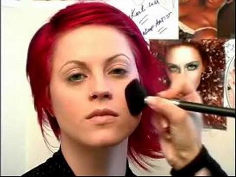 Make Up Tips for a Christina Aguilera Look : Adding Blush Makeup for a Christina Aguilera Look