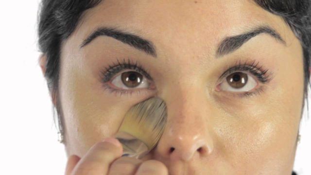 Eye & Face Makeup Application : How to Blend Foundation Makeup